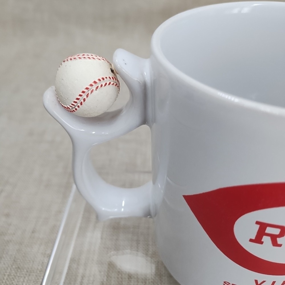 Vintage Cincinnati Reds VIP Season Ticket Holders coffee mug Spinning Baseball - Picture 2 of 10